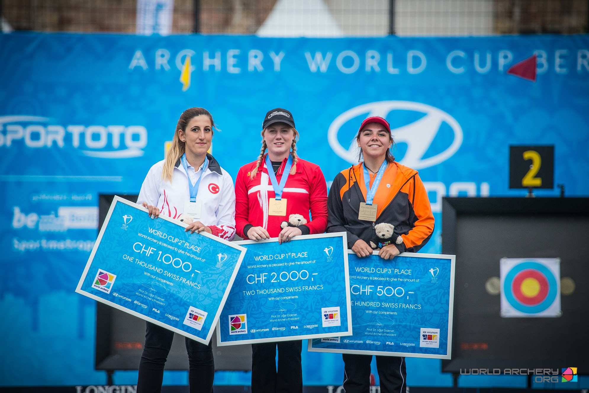 Sanne de Laat wint wereldbeker Brons in Berlijn