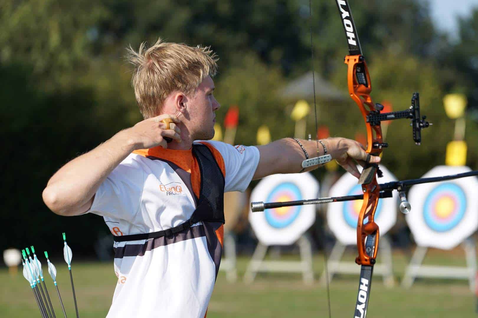 Gijs Broeksma haalt het hoogste podium op het Nederlands Kampioenschap outdoor recurve junioren