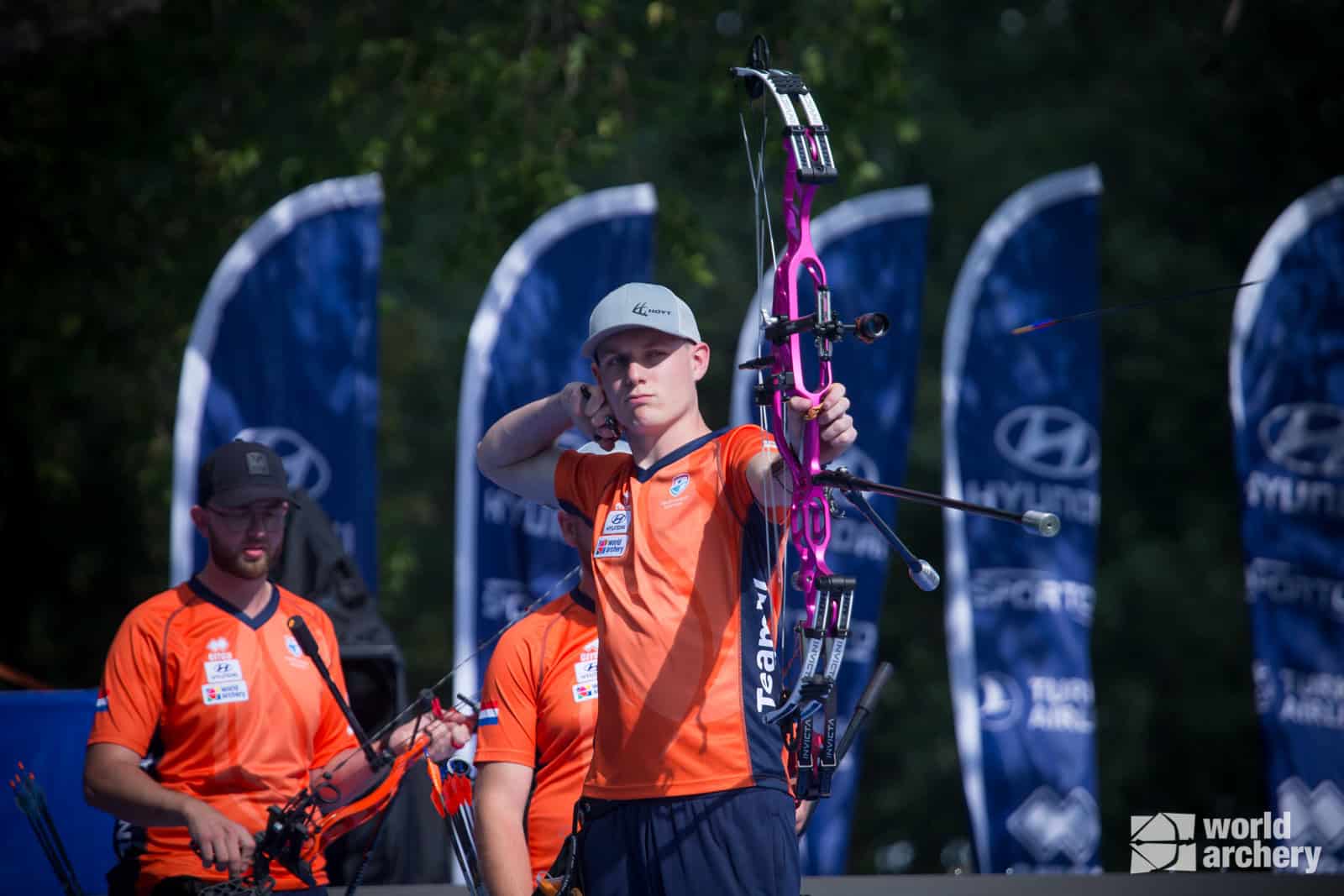 WK Outdoor: Compound heren missen brons na shoot-off
