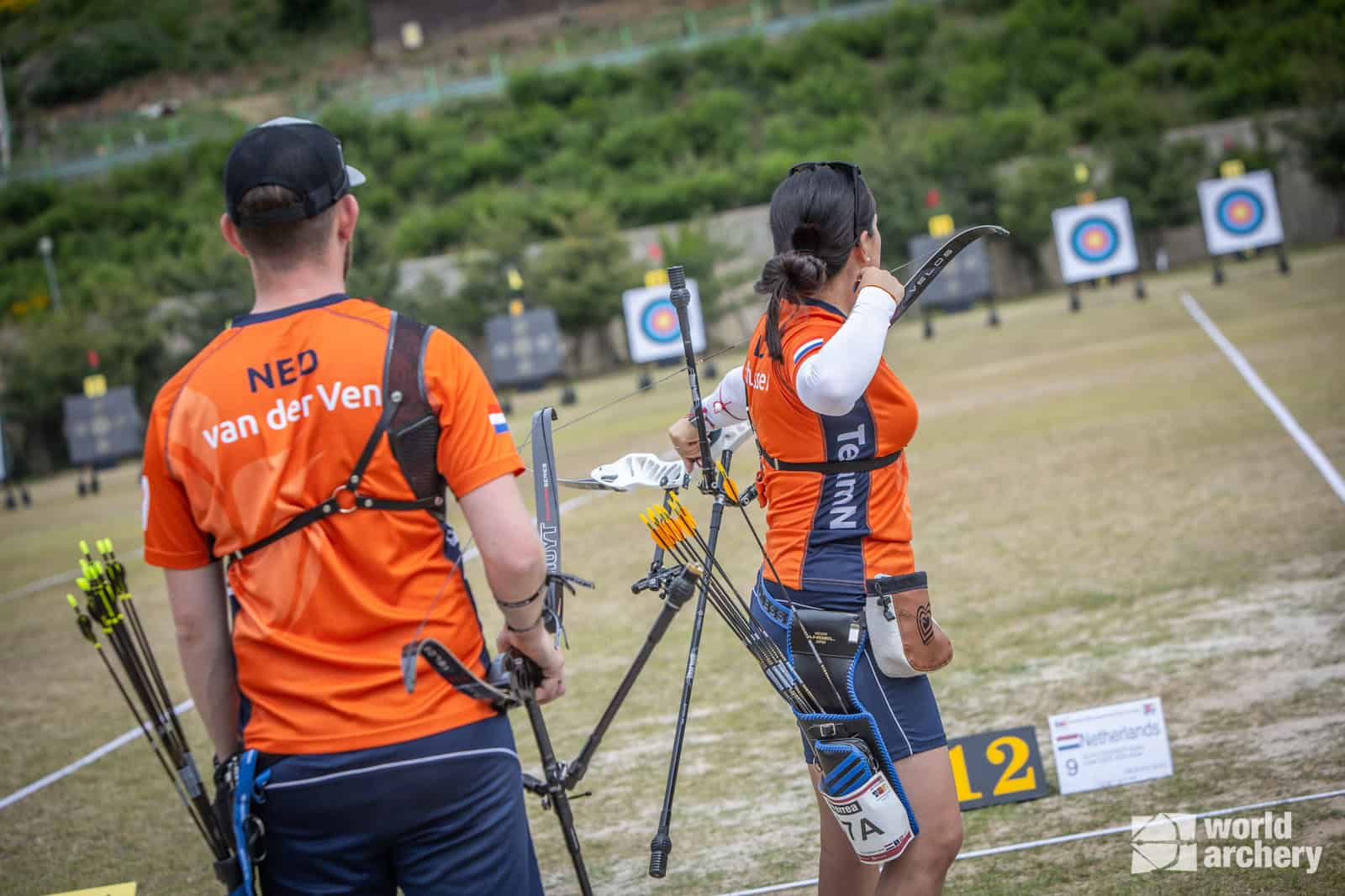 TeamNL Handboog Recurve Mixed schiet zondag voor brons, Rick van der Ven in de halve finale