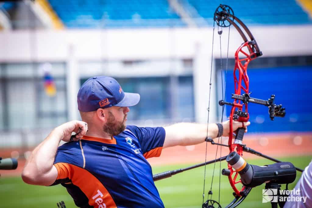 Mike Schloesser bovenaan na kwalificatie World Cup Shanghai