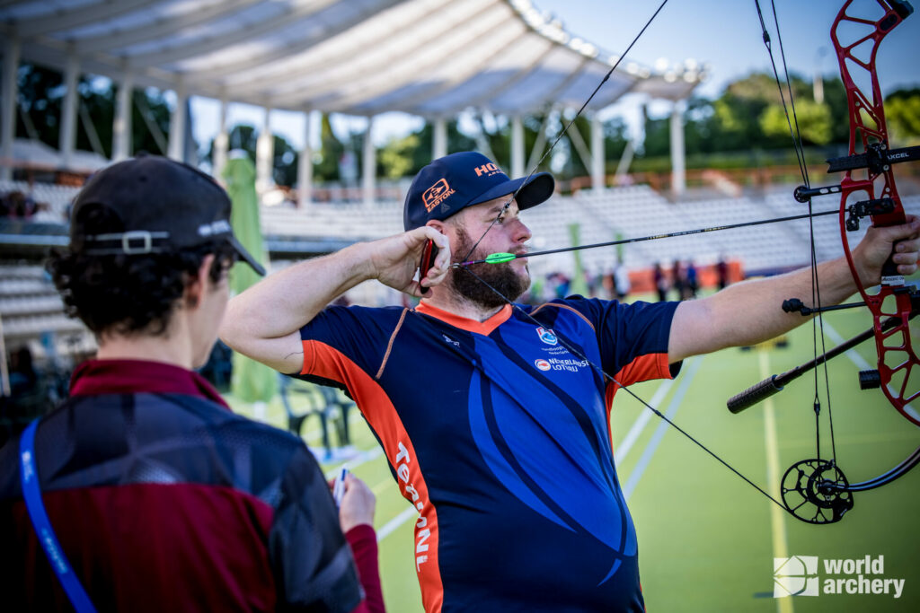 Mike Schloesser door naar halve finale in Madrid