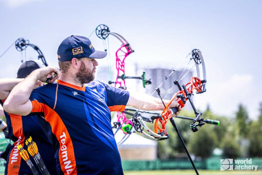 Mike sterk in top 4, Sanne individueel uitgeschakeld in Shanghai